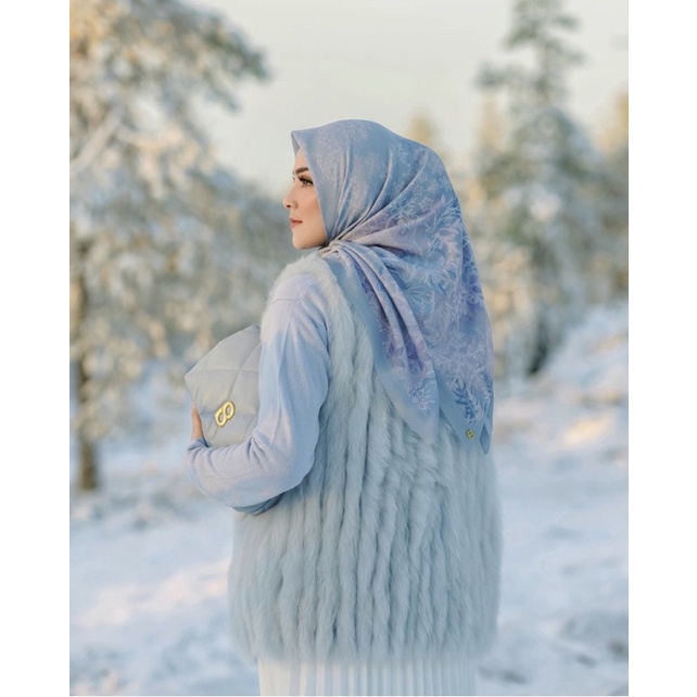 Frozen scarf Aquamarine XL Buttonscarves x Disney