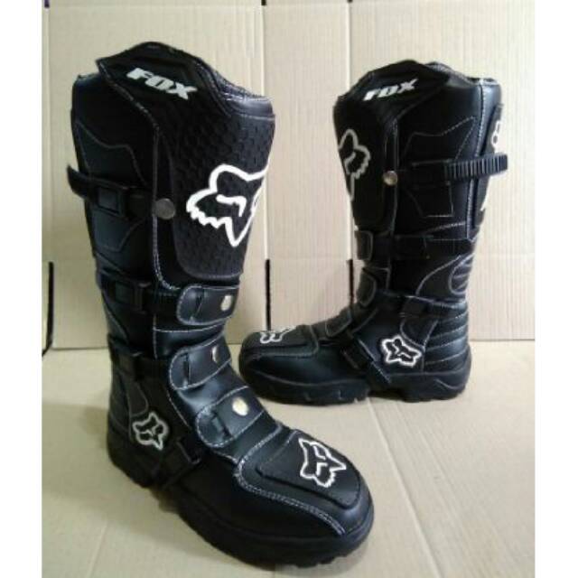 Sepatu cross trail 01 motif adv