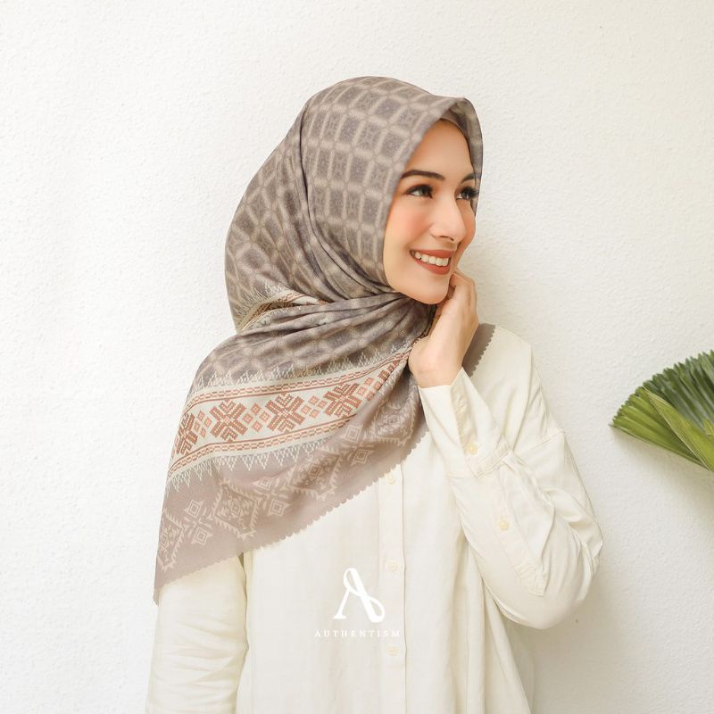 scarft authentisme  #wearingklambypreloved #buttonscarfpreloved #zytadeliascarfpreloved #riamirandas