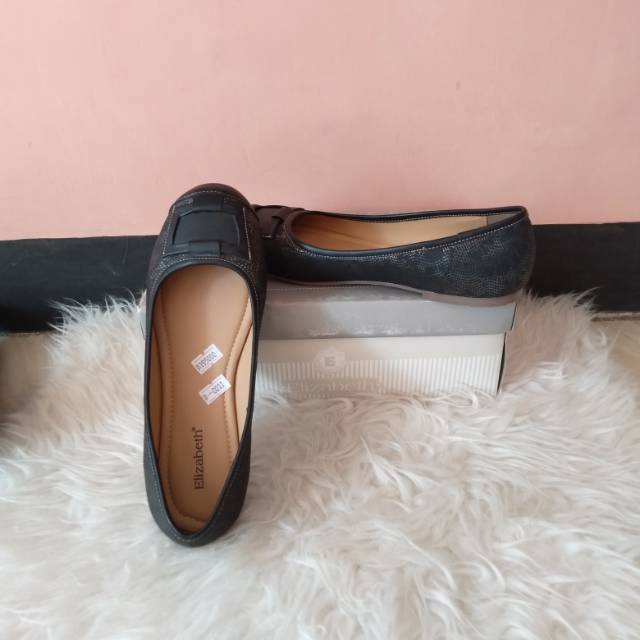 Sepatu Elizabeth