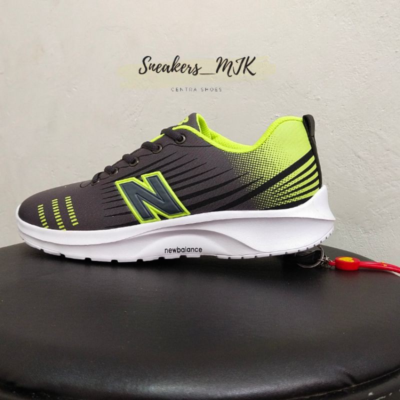 Newbie Sepatu Olahraga Pria Wanita Size 39 43