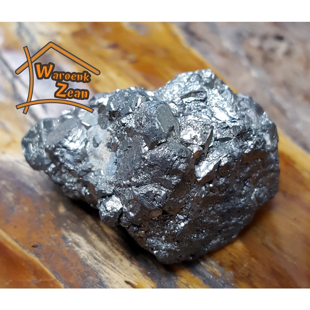 Bongkahan batu mineral pyrite b14