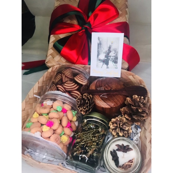 

Hampers Natal dan Tahun Baru
