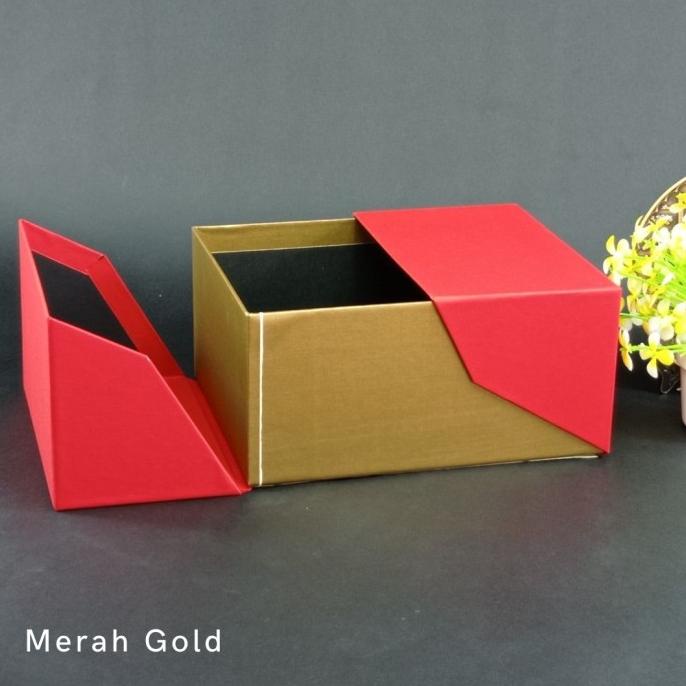 

Premium Product!!! Box Hamper - Hardbox - Kotak Kado - Ukuran 25 Cm X 20 Cm X 12 Cm - Paling Dicari