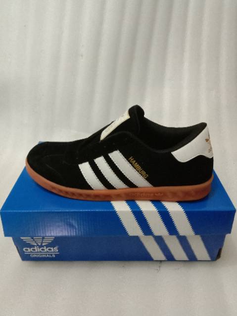 Sepatu adidas hamburg.