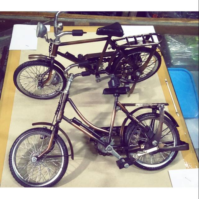 Miniatur Sepeda Besi