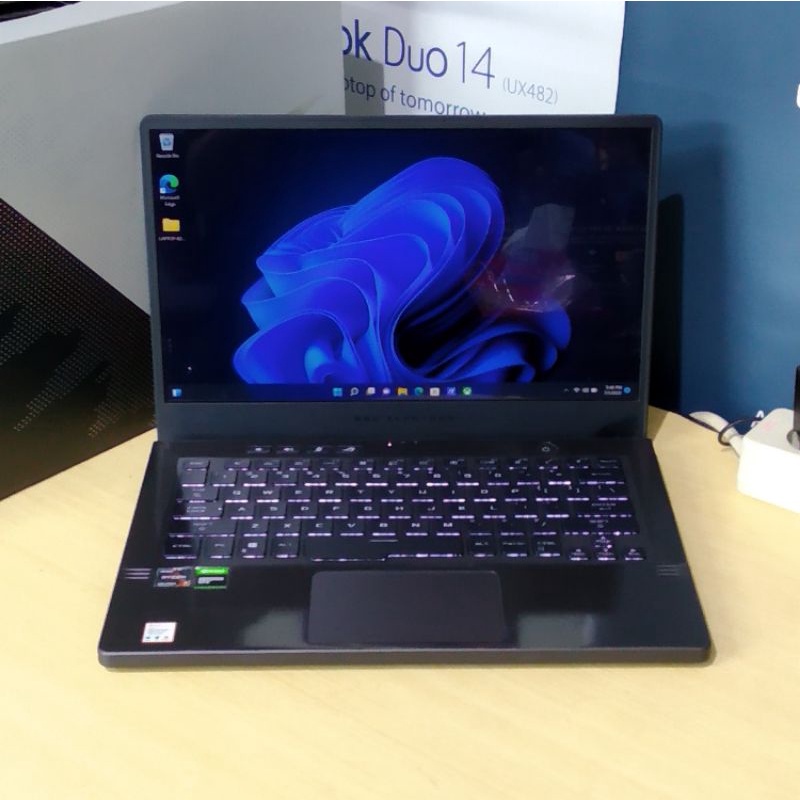 ASUS ROG ZEPHYRUS G14 GA401QH Ryzen 7 5800HS RAM 8GB SSD 512GB GTX1650 Layar 14" IPS FHD 144Hz