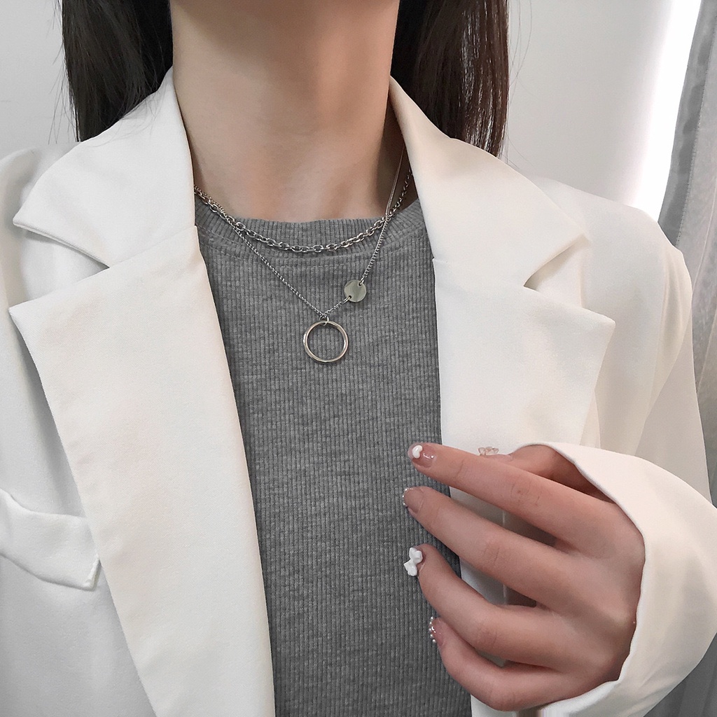 Kalung Liontin Lingkaran Geometris Berlapis Ganda Yang Modis Rantai Klavikula Rantai Logam Hip Hop Rumbai Hadiah Perhiasan Wanita