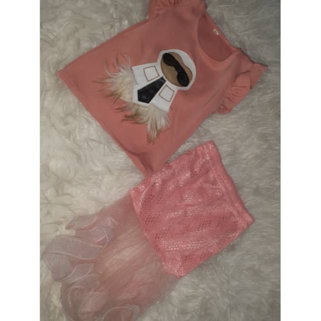 Rok duyung anak dan atasan bulu