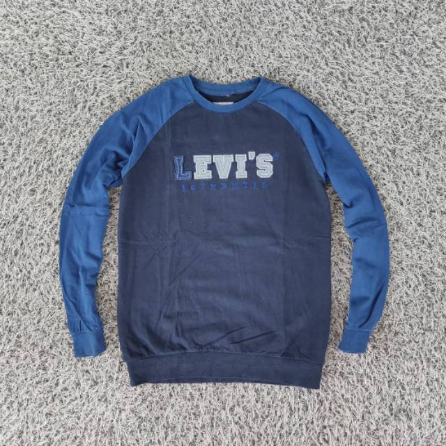 crewneck levis