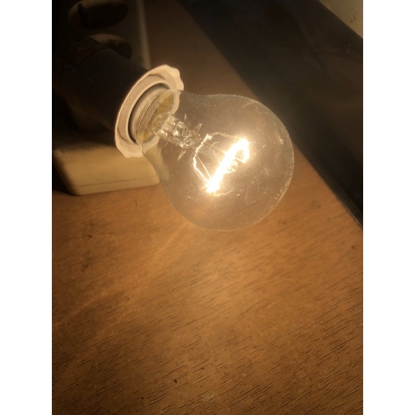 lampu bohlam hemat warna kuning untuk penghangat ayam