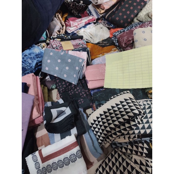 GROSIR DEENAY KW HIJAB MOTIF VOAL TERBARU