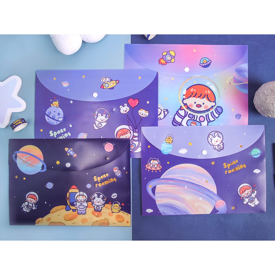 

Space Roaming Button File Folder A4