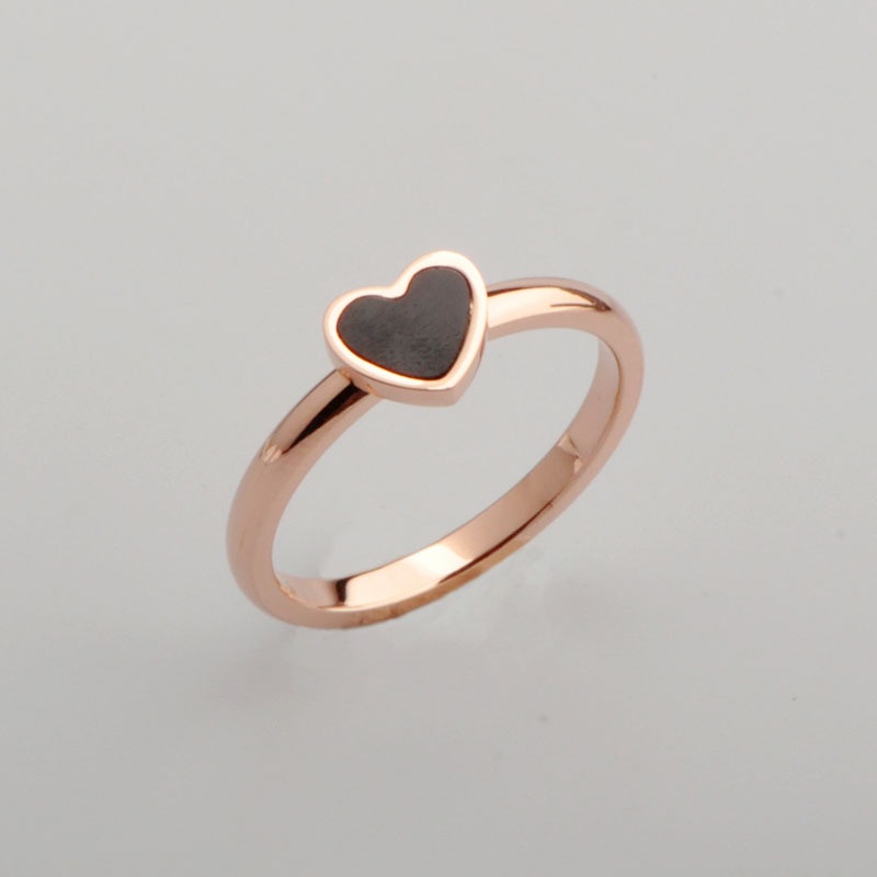 Cincin Bentuk Hati Bahan Titanium Lapis Rose Gold Gaya Korea