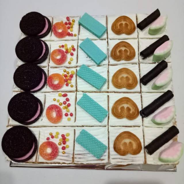 

Cake potong dg berbagai variant rasa dan hiasan
