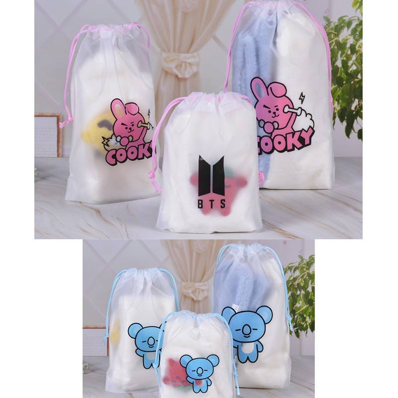 [Ready Stok] BTS Travel Pouch Serut Organizer Serbaguna Travel Tas Make Up Kosmetik Transparan Anti Air