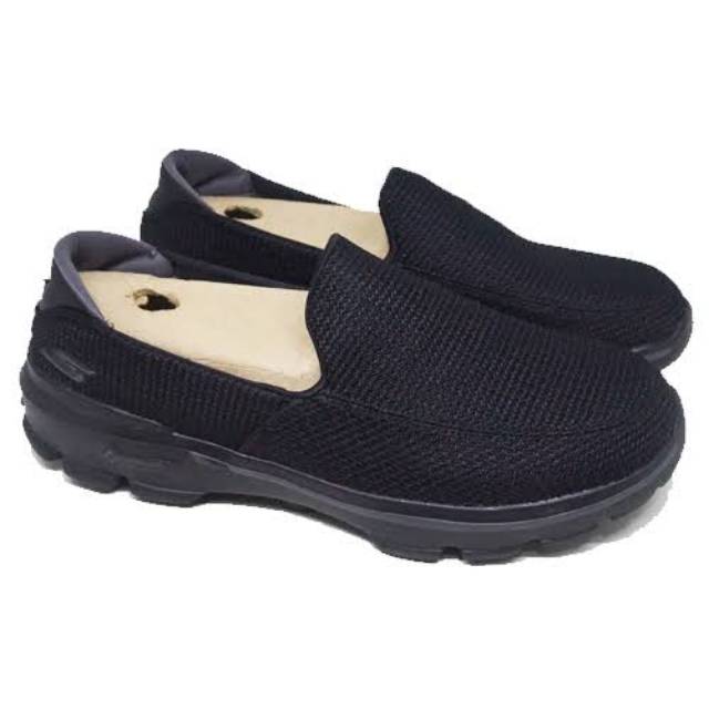 sepatu skechers goga max