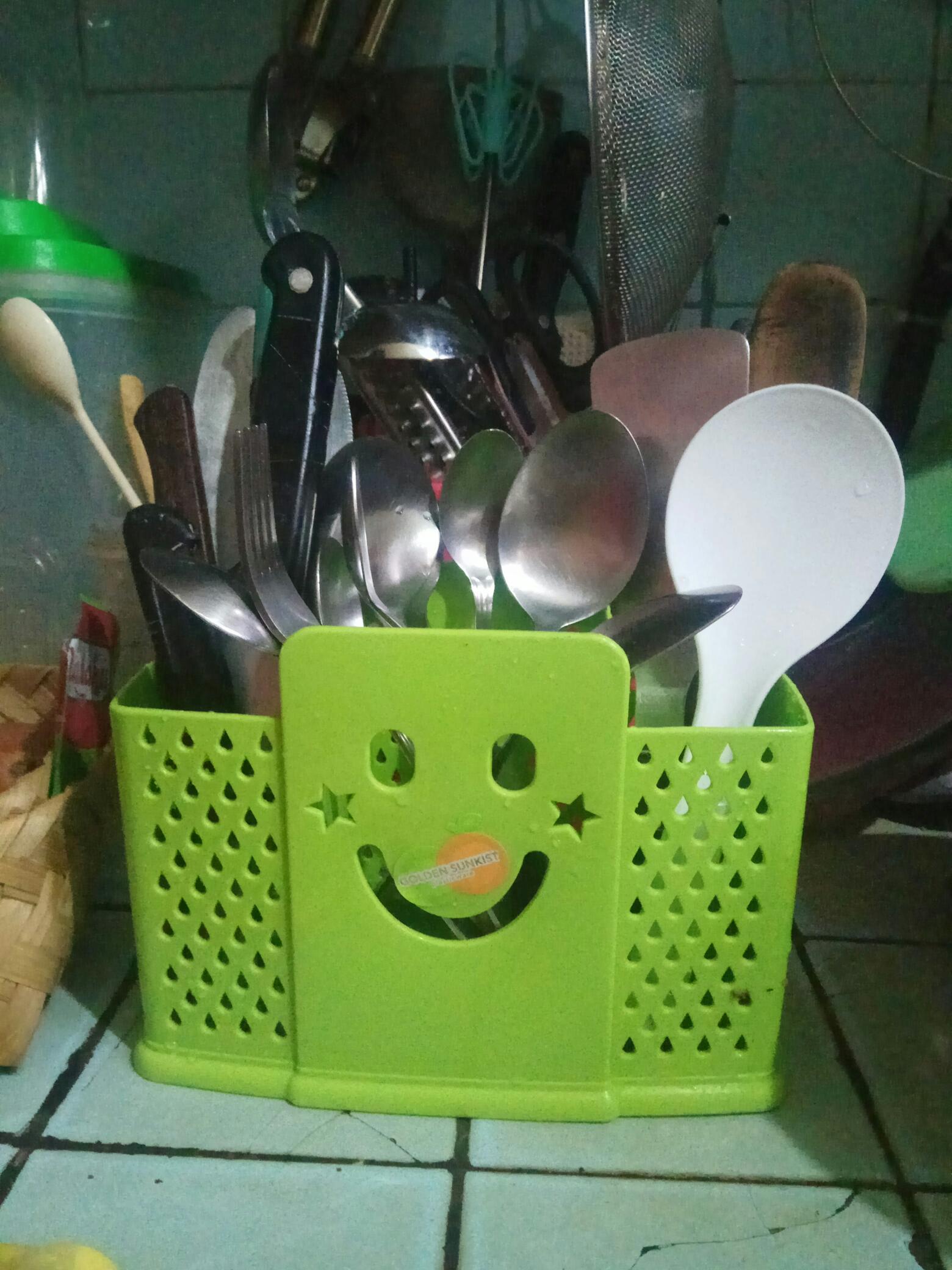 Tempat Sendok Dan Garpu Smile 3 Sekat Ts1083