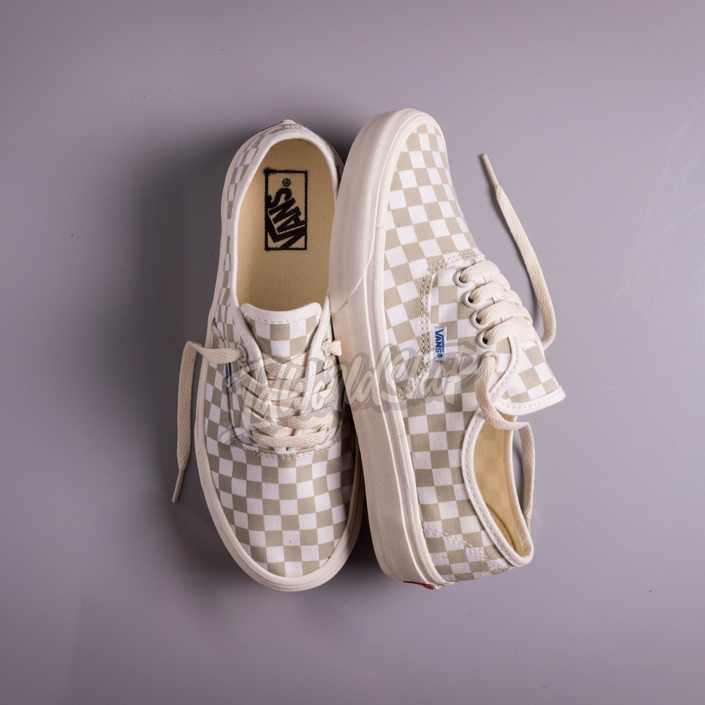 marshmallow checkered vans