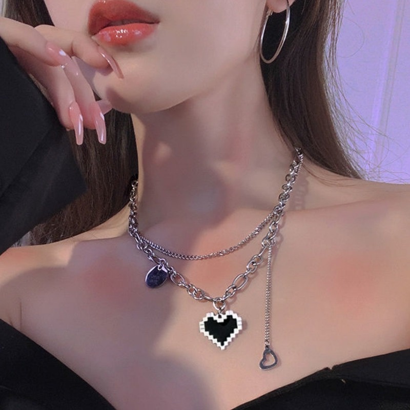 Kalung Choker Rantai Liontin Hati Mosaik Hitam Lapisan Ganda Bahan Alloy Gaya Punk Hip-Hop Untuk Wanita