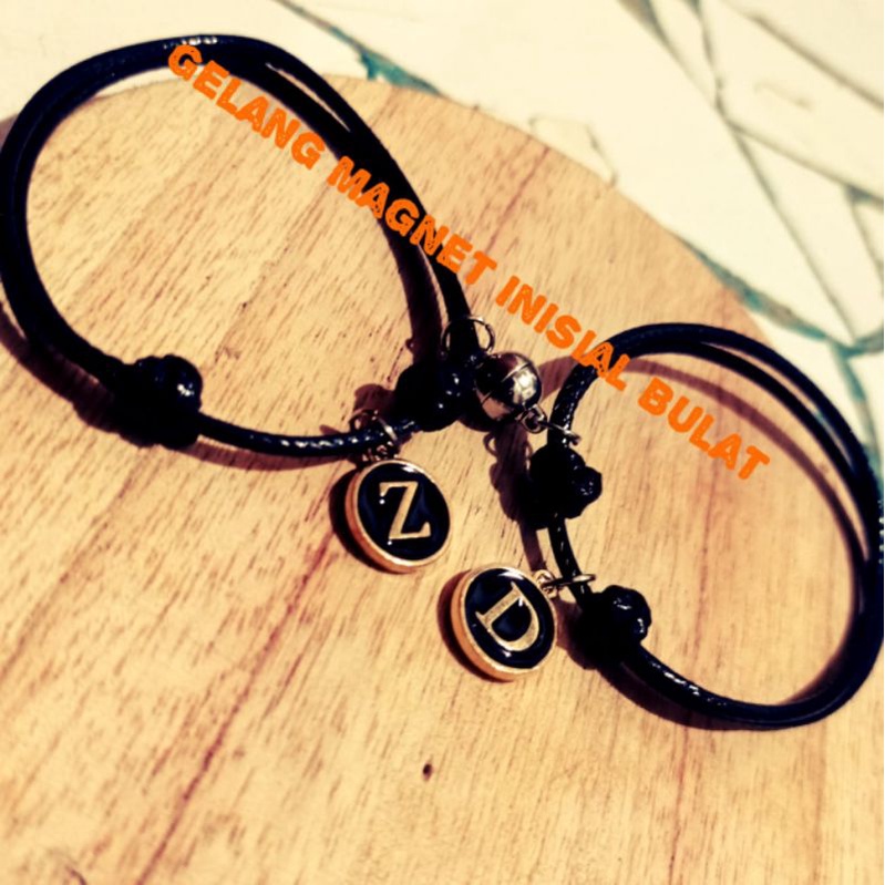 GELANG INISIAL BULAT COUPLE GELANG TRENDI (Tali Waterproof Gelang Coupele)