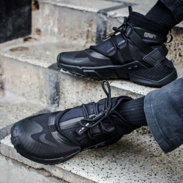 air huarache gripp triple black