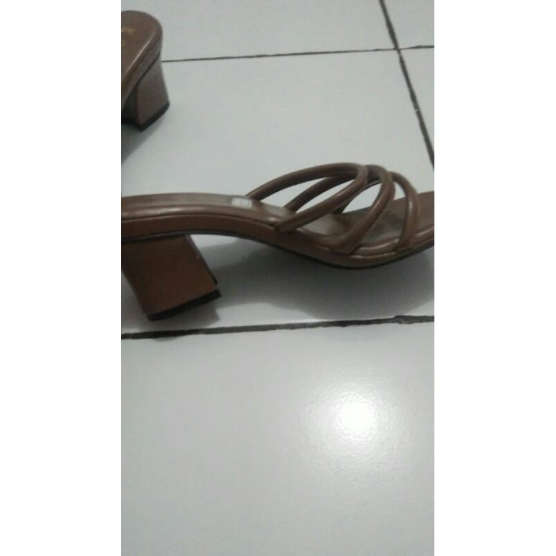 Sepatu Hak tinggi koaki coklat