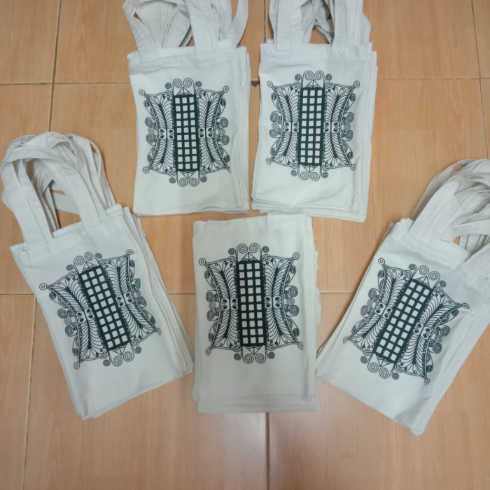 

Tas Blacu 25*30 sablon