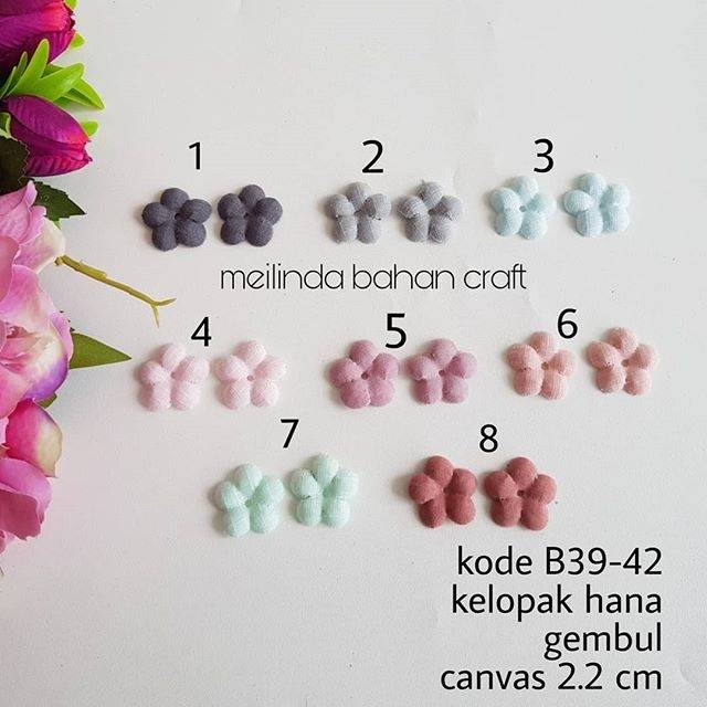 

Kode B39-42 kelopak hana gembul canvas 2.2 cm. Dijual per pak 12 pcs / 1 warna tidak mix.