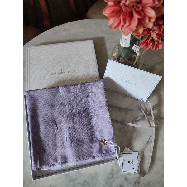 Tapis square Buttonscarves