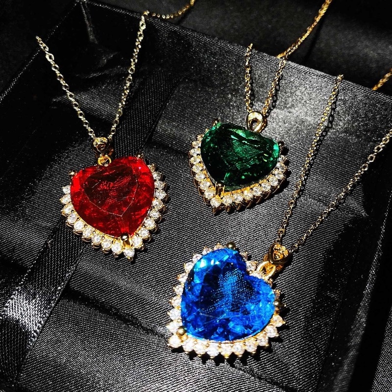 Kalung Rantai Dengan Liontin Sapphire Bentuk Hati Untuk Wanita