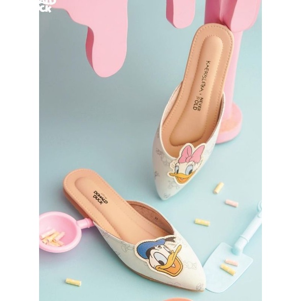 kaerysleika donald duck slipper sz40 ( new )