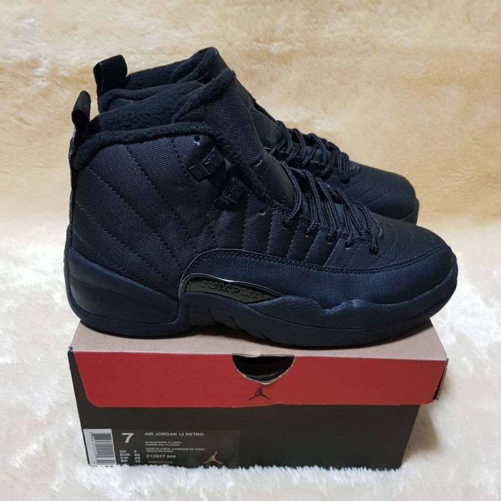 triple black air jordan 12