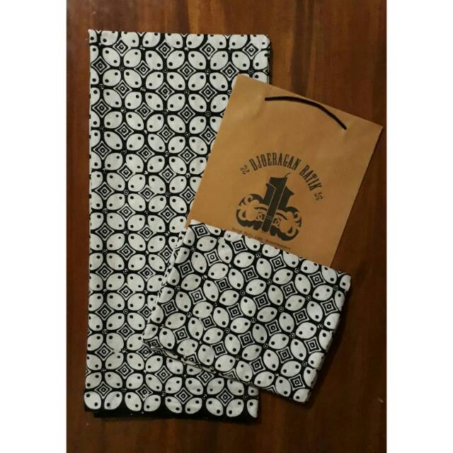 KAIN BATIK ∣∣ BATIK MOTIF KAWUNG ∣∣