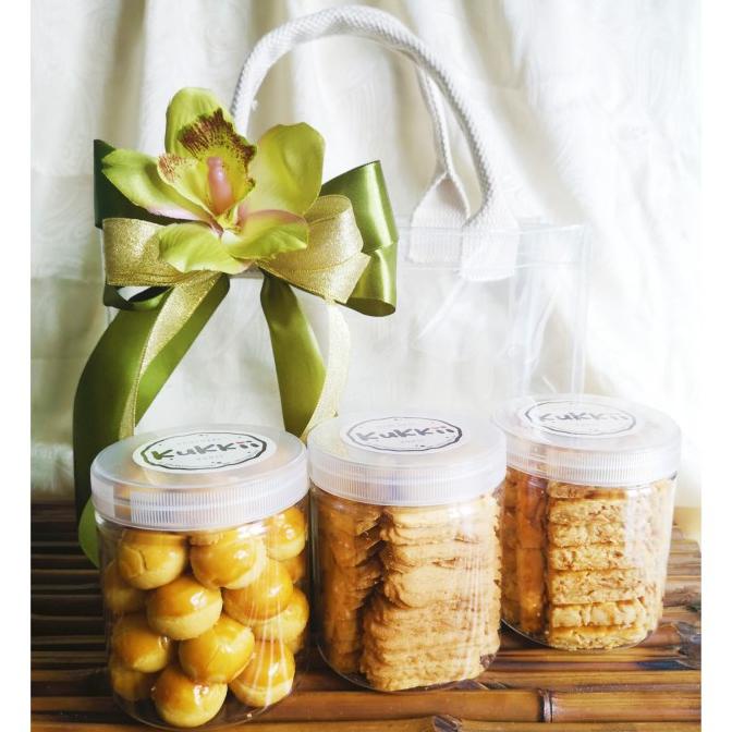 

HAMPERS KUE KERING PREMIUM MENTEGA WISMAN SPESIAL - 3 TOPLES @350GRAM XCD521XS