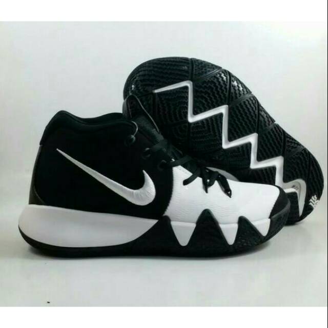 Kyrie 4 Sepatu Basket