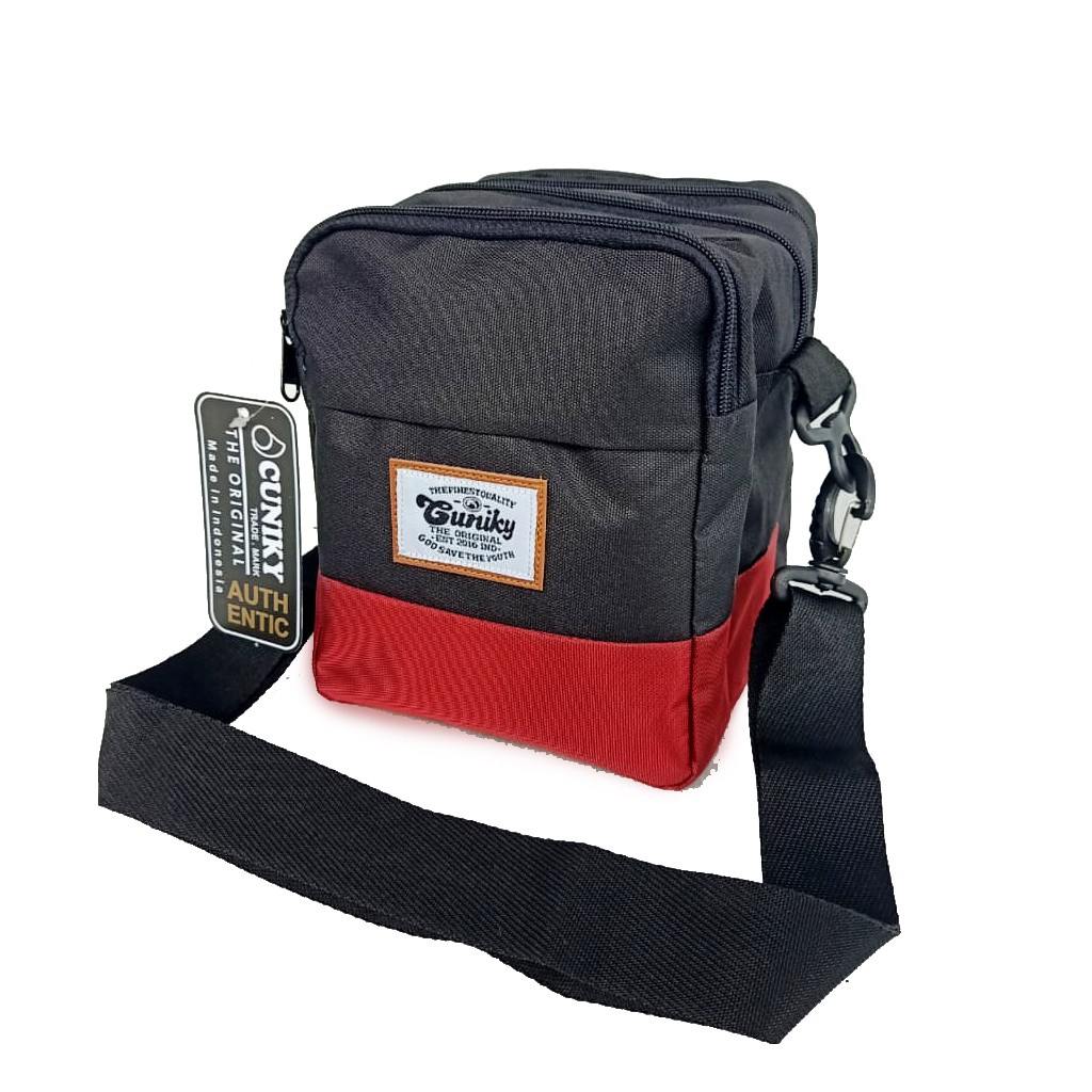 Tas pria selempang / tas bahu ada 3 sleting