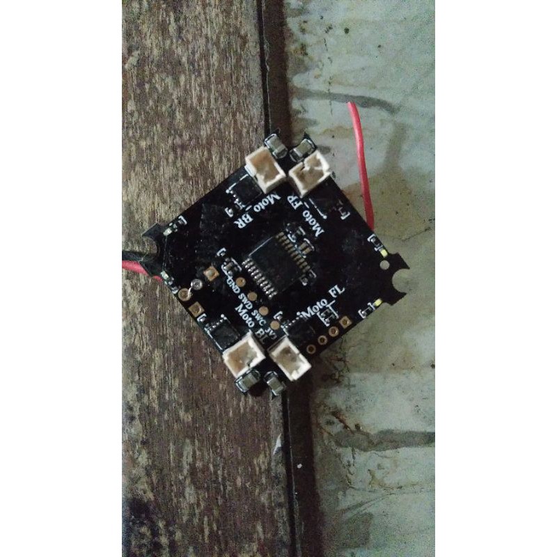 FC Beecore Lite V.1 + Remot eachine e011