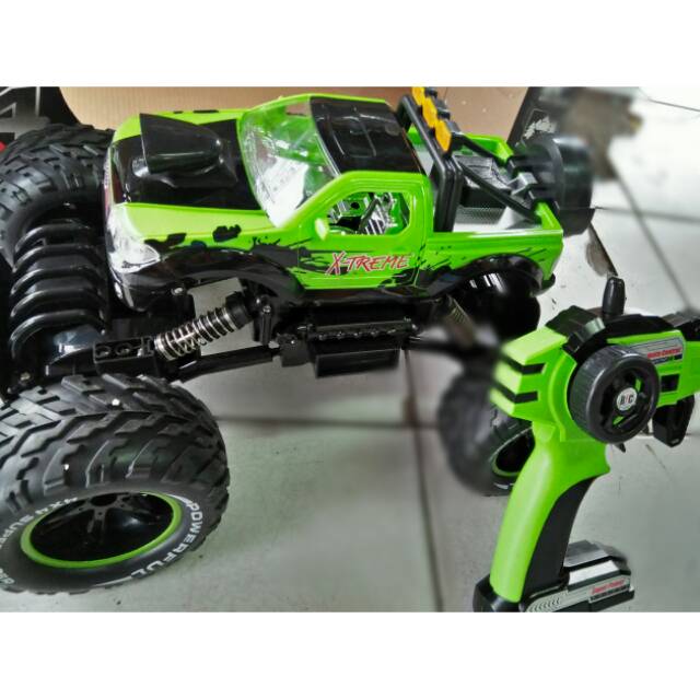 MAINAN REMOT CONTROL 4X4 ROCK CRAWLER 1:12