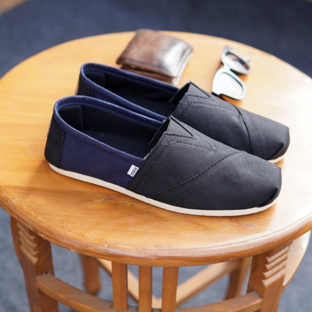 PROMO SEPATU WAKAI 001 HITAM NAVY SLIP ON PRIA CASUAL SANTAI MURAH KEREN