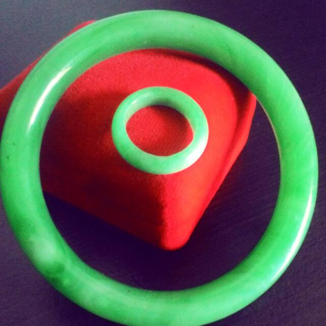 Gelang giok bonus cincin giok