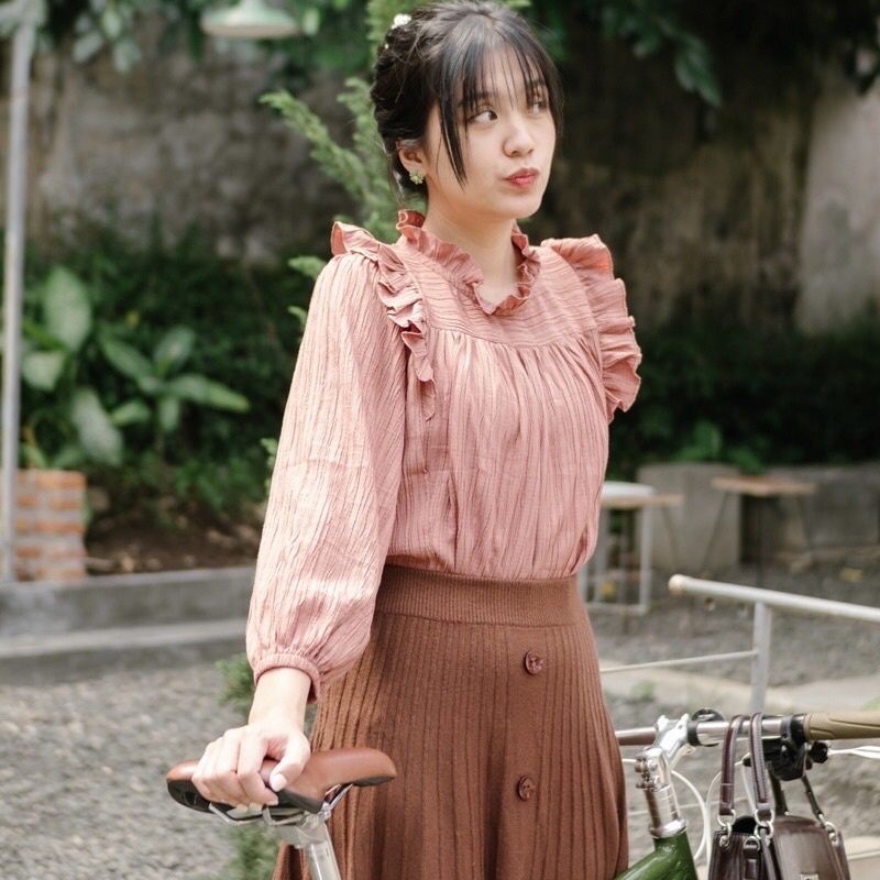 KANYA BLOUSE BY LEVIORASALE FREE GOODIE BAG