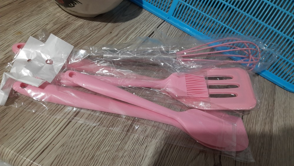 Freemir Set (5 In 1) Peralatan Masak Resistant Sillicon Kitchen Utensil Pengocok Telur Kue Spatula
