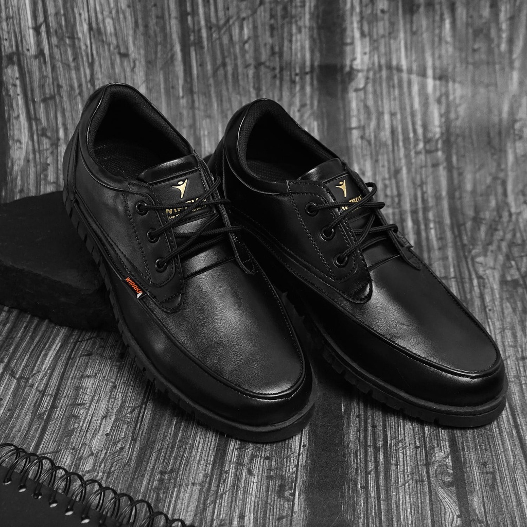 Sepatu Sneakers Tali Hitam Kulit Formal Kasual Klasik