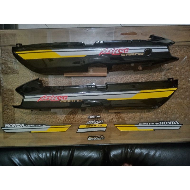 Cover Body honda Astrea Grand Bodi Grand bulus 91 92 kanan kiri set stiker kuning silver