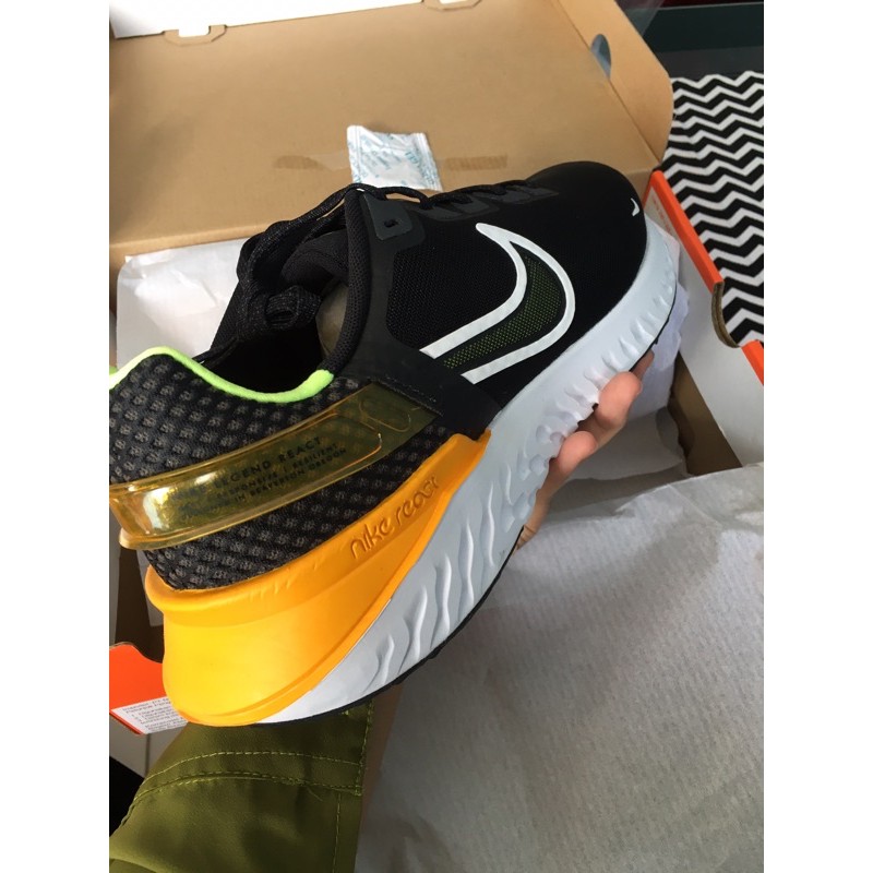 nike legend react