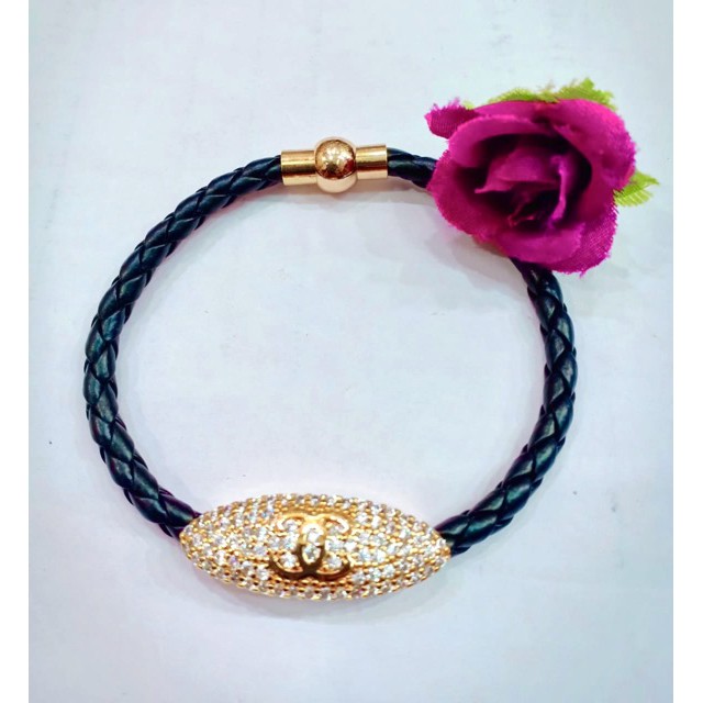 Gelang tangan wanita variasi kulit