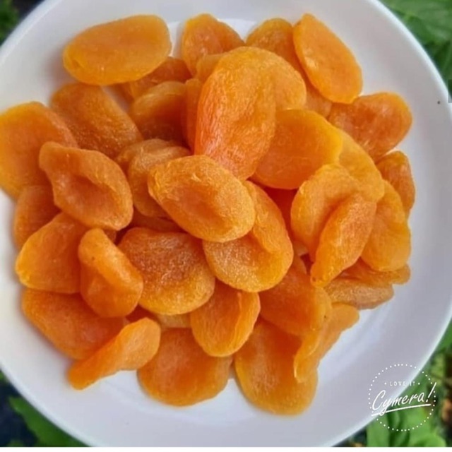 

Dried apricot 250gram/apricot kering/dried pitted apricot