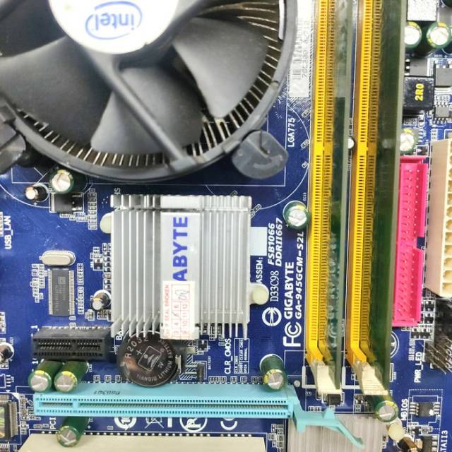 Paket Motherboard Gigabyte i945 RAM 2Gb Processor Intel Core 2 Duo E7500 Bonus Fan Processor