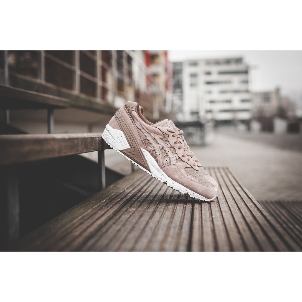 asics gt 2 taupe